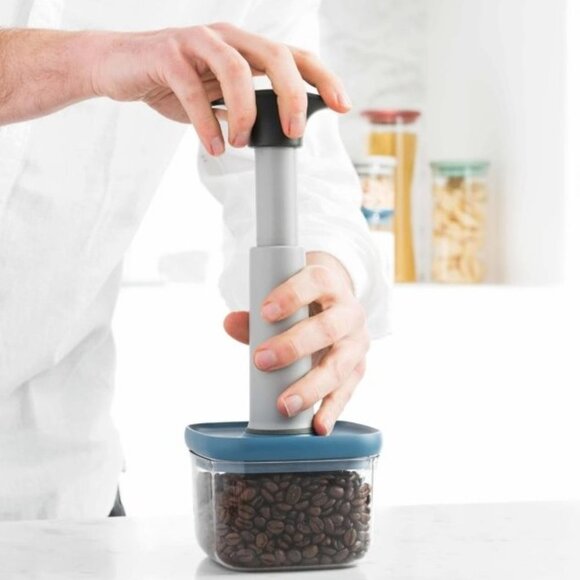 BergHOFF International Leo 4 Piece Vacuum 3 Container Food Storage Set - Picture 2 of 5